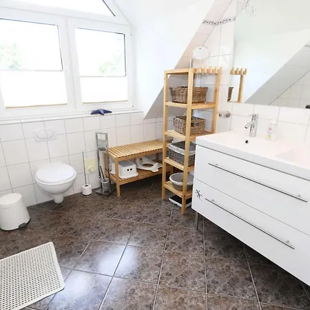 Haus Inselwind - Doppelhaushalfte * Baabe