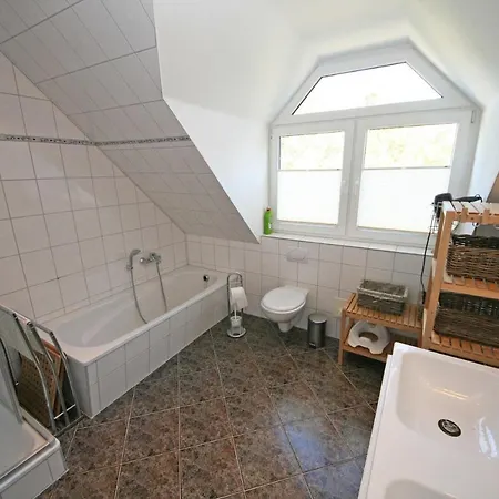 Haus Inselwind - Doppelhaushalfte Baabe